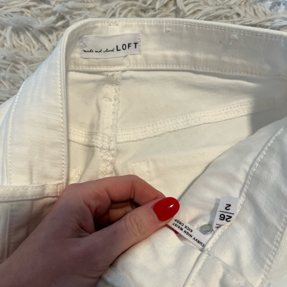 Loft Curvy high rise kick crop jeans in white size 26 or 2 curvy - Picture 6 of 8